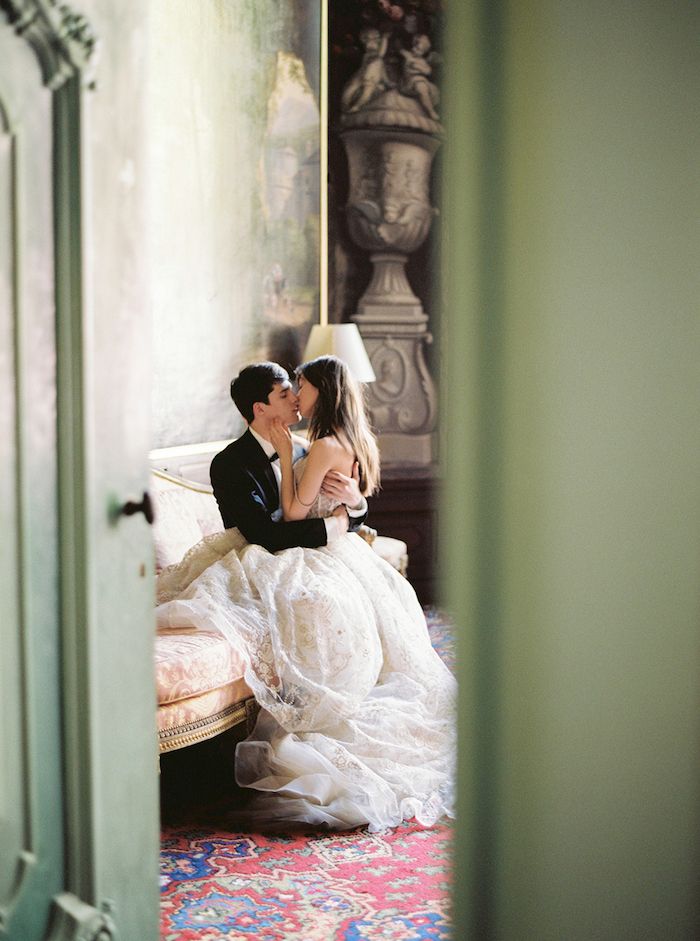 Organizzazione Completa Matrimonio in Toscana bacio sposi